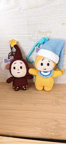 Pointed-hat & blue-hat duo reference