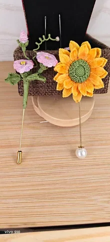 Purple & yellow accessory display reference