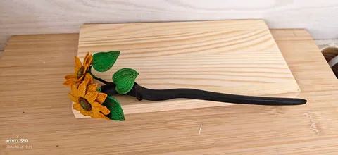 Sunflower hairpin